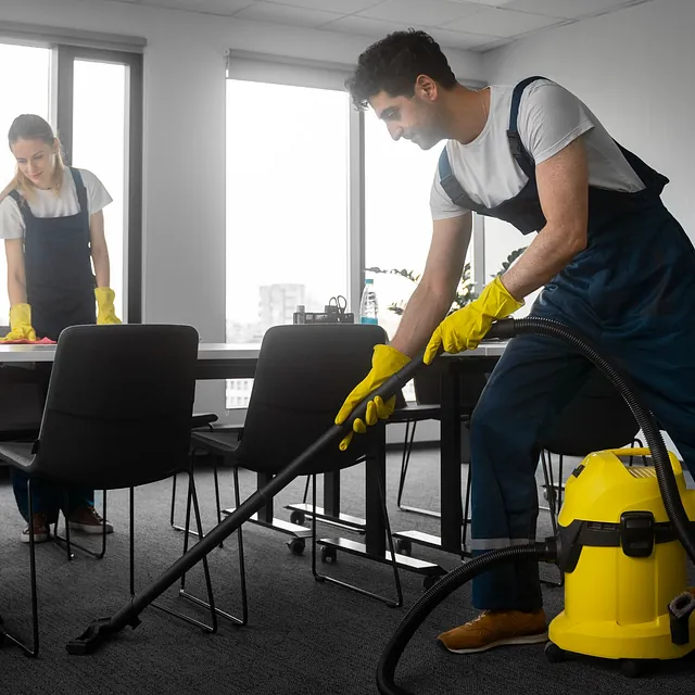 full-shot-people-cleaning-office